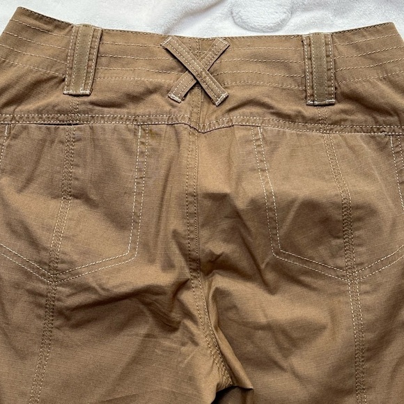 Eddie Bauer Blakely Fit Rip Stop Cropped Cargo Camp Travel Pants Cotton Size 2 P - Picture 3 of 13